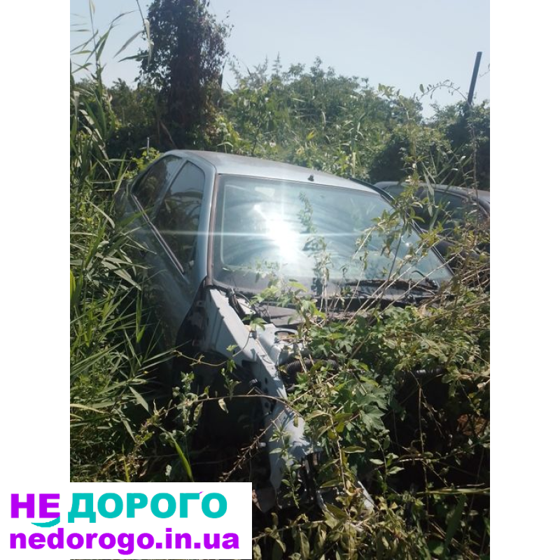 Двигун Peugeot 406 1.8, 3.0 бензин, 1.8 дизель. МКПП, рік випуску, об'єм двигуна вказані. Назва агрегату, модель, паливо.