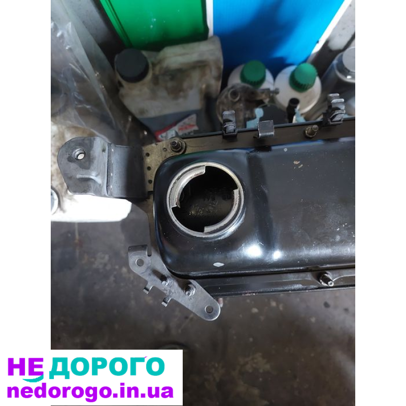 Двигун 1.6 MPI AKL для Golf, Skoda. Рік випуску невідомий. Об'єм двигуна - 1.6 літра, паливо - бензин.