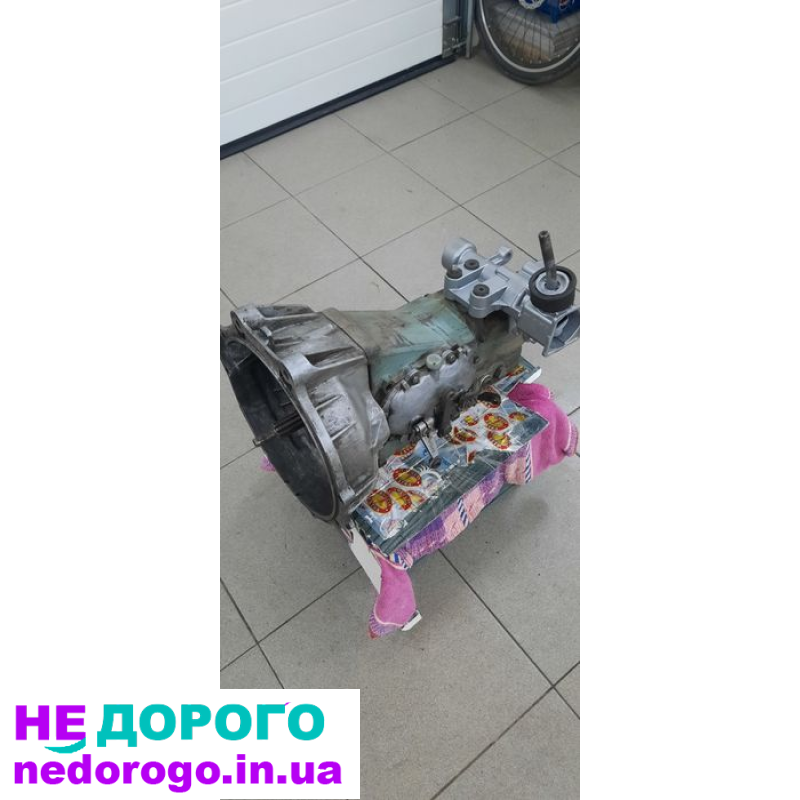 Коробка 113 для Mercedes T1, відмінний стан, українська мова, агрегат, модель, рік, об'єм двигуна, паливо.