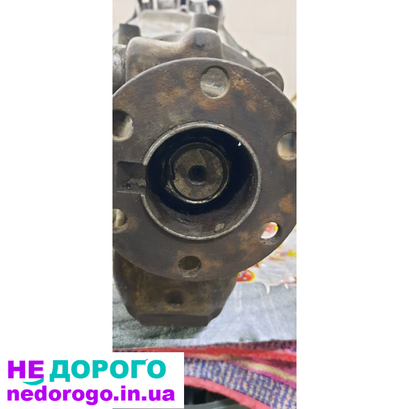 Коробка 113 для Mercedes T1, відмінний стан, українська мова, агрегат, модель, рік, об'єм двигуна, паливо.