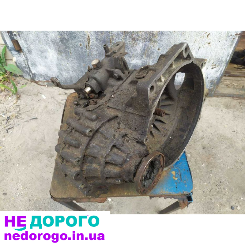 Коробка передач 4-х ступкова для Гольф 2, Джетта 2, рік випуску не вказано, об'єм двигуна не вказано, паливо - бензин.
