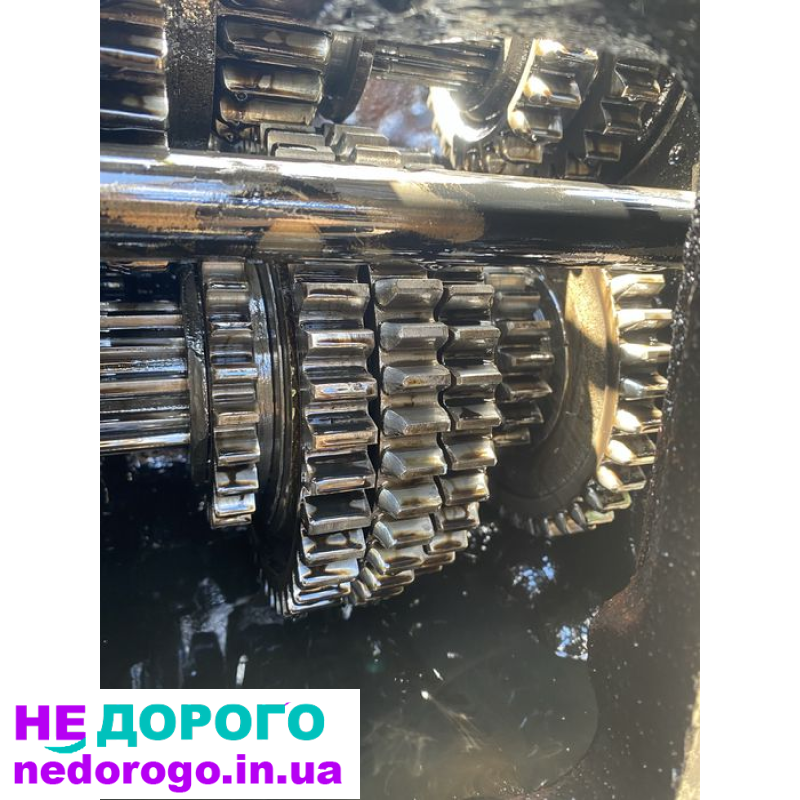 КПП до МТЗ, б/у, з Т70, у гарному стані. Назва: КПП МТЗ, модель: не вказано, рік: не вказано, об'єм двигуна: не вказано, паливо: не вказано. За деталями телефонуйте.