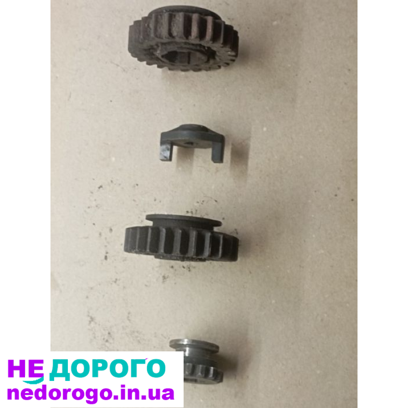 Продам шестерні. Дві приводу насоса, дві з КПП