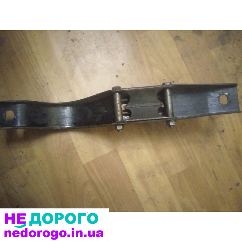 Продам  траверсу под коробку Нива-Шевроле .