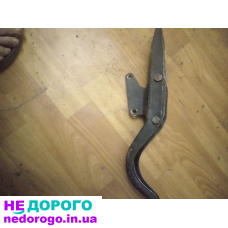 Продам  траверсу под коробку Нива-Шевроле .