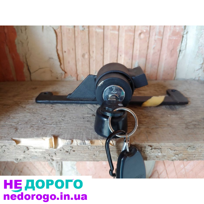 Замок механічний MUL-T-LOCK для коробки передач. Назва: MUL-T-LOCK. Модель: механічний замок. Рік випуску: не вказано. Об'єм двигуна: не важливо.