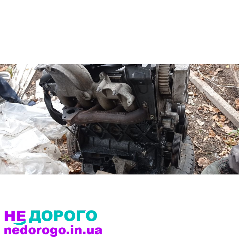 Двигун Opel Vivaro, 2.0 л, дизель, 2015 р. в. В наявності блок циліндрів, колінвал, поршні, головка блоку, турбіна.