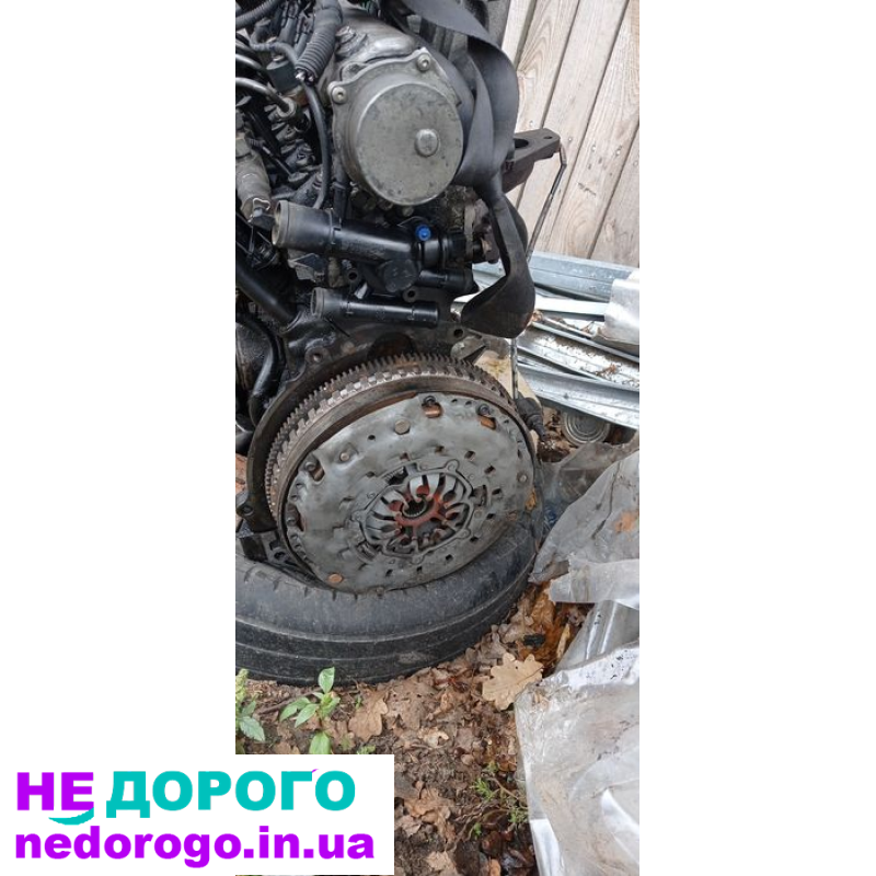 Двигун Opel Vivaro, 2.0 л, дизель, 2015 р. в. В наявності блок циліндрів, колінвал, поршні, головка блоку, турбіна.