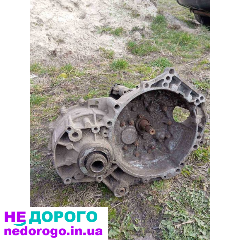 Продається коробка фольцваген т_4 2/4 ц 8000грн