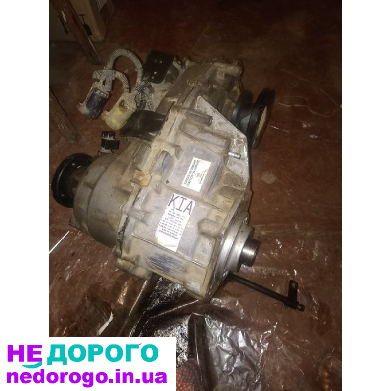 Роздатка Кіа Соренто, 2.5 дизель, автомат, 2008 рік, об'єм двигуна 2.5 л, паливо - дизель.