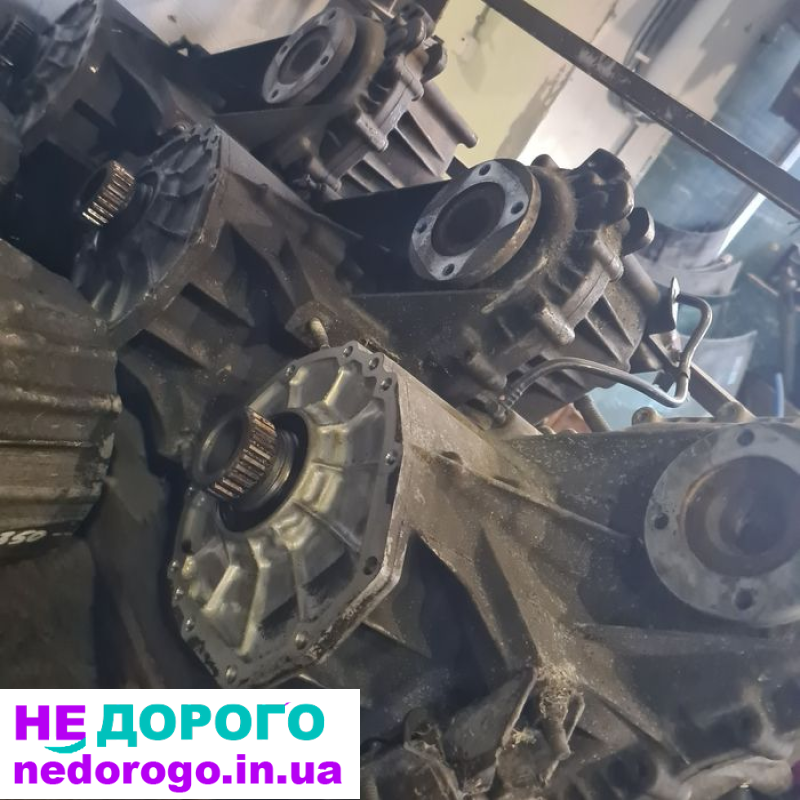 1. Роздатка Mercedes ML-163, 2001, 3.2 л бензин
2. Роздаточна коробка Mercedes ML-164, 2007, 3.5 л дизель
3. Мерседес МЛ-166, 2015, 3.0 л гібрид