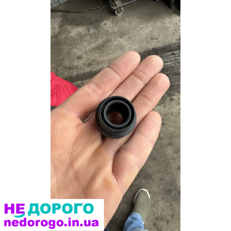 Сальник штока переключення коробки передач 1321128 для Ford,  об'єм двигуна 1.6 л, бензин, рік випуску невідомий.