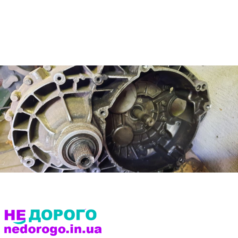 Коробка передач Т5, 6 ступенів, МКПП, об'єм двигуна 2.5, виробництво Україна.