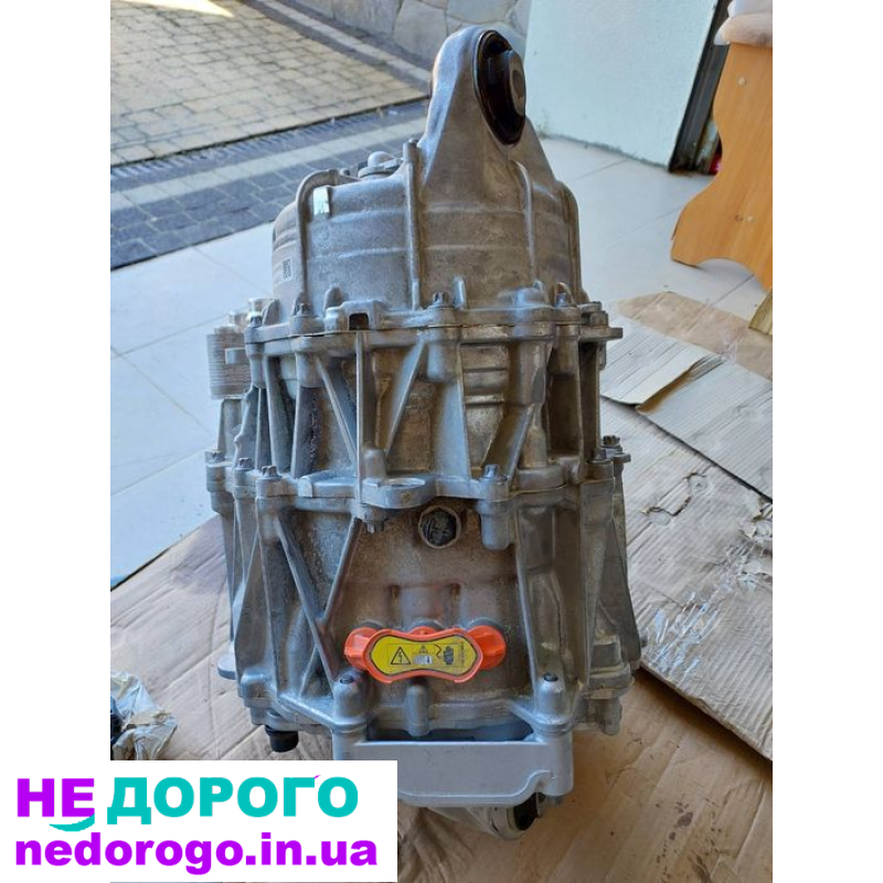 Мотор Tesla y 23 рік з пошкодженням, об'єм двигуна 2.3 л, бензин, випущено в 1998 році.