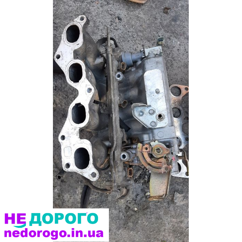 Головка блоку циліндрів Toyota Corolla 4E-FE 1995 V 1.3 бензин. Поршні, колінчастий вал, масляний насос.