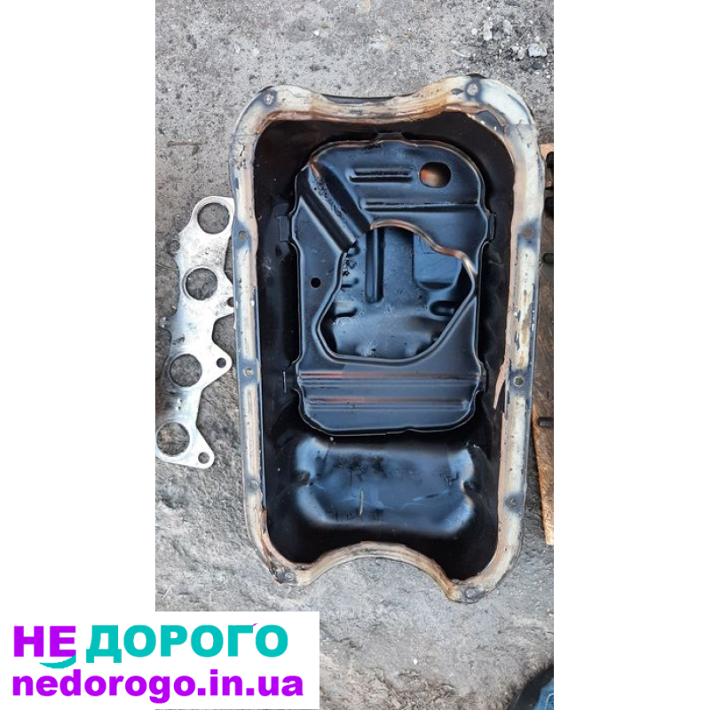 Головка блоку циліндрів Toyota Corolla 4E-FE 1995 V 1.3 бензин. Поршні, колінчастий вал, масляний насос.