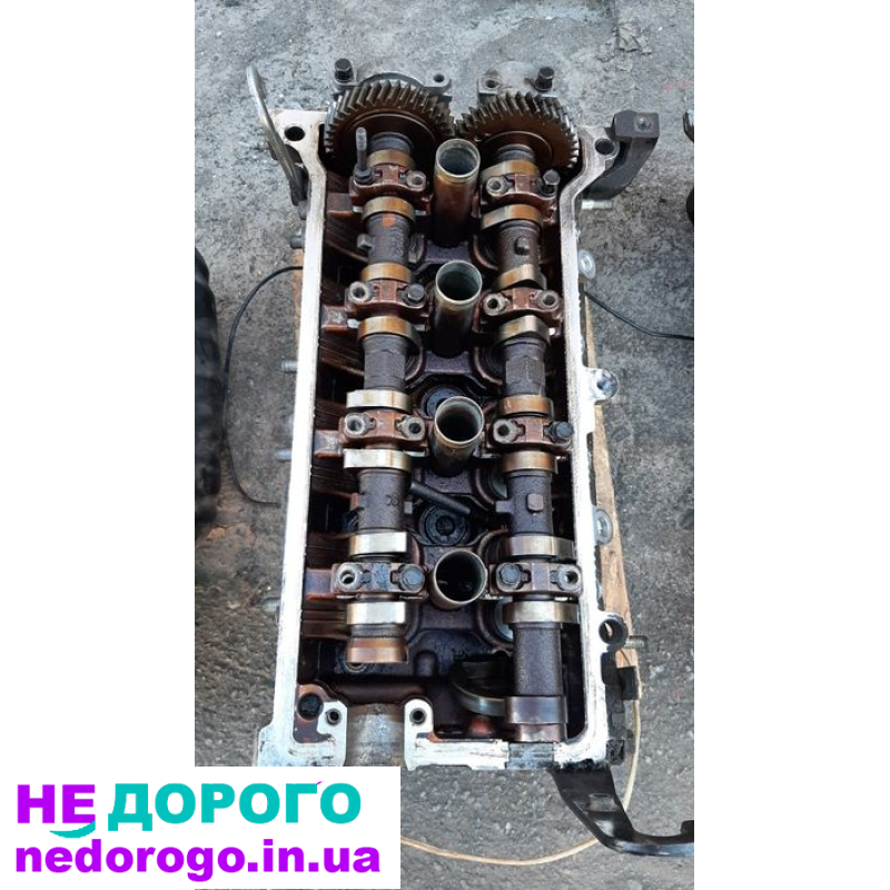 Головка блоку циліндрів Toyota Corolla 4E-FE 1995 V 1.3 бензин. Поршні, колінчастий вал, масляний насос.