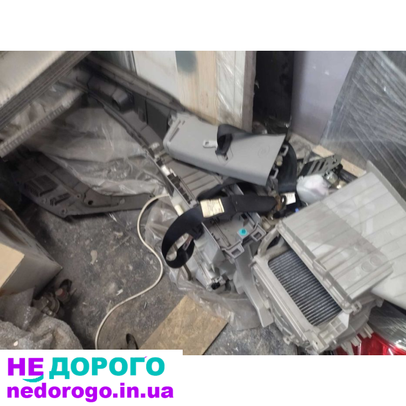 Toyota Highlander 2012 по запчастям
