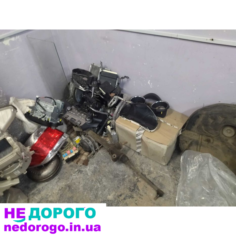 Toyota Highlander 2012 по запчастям