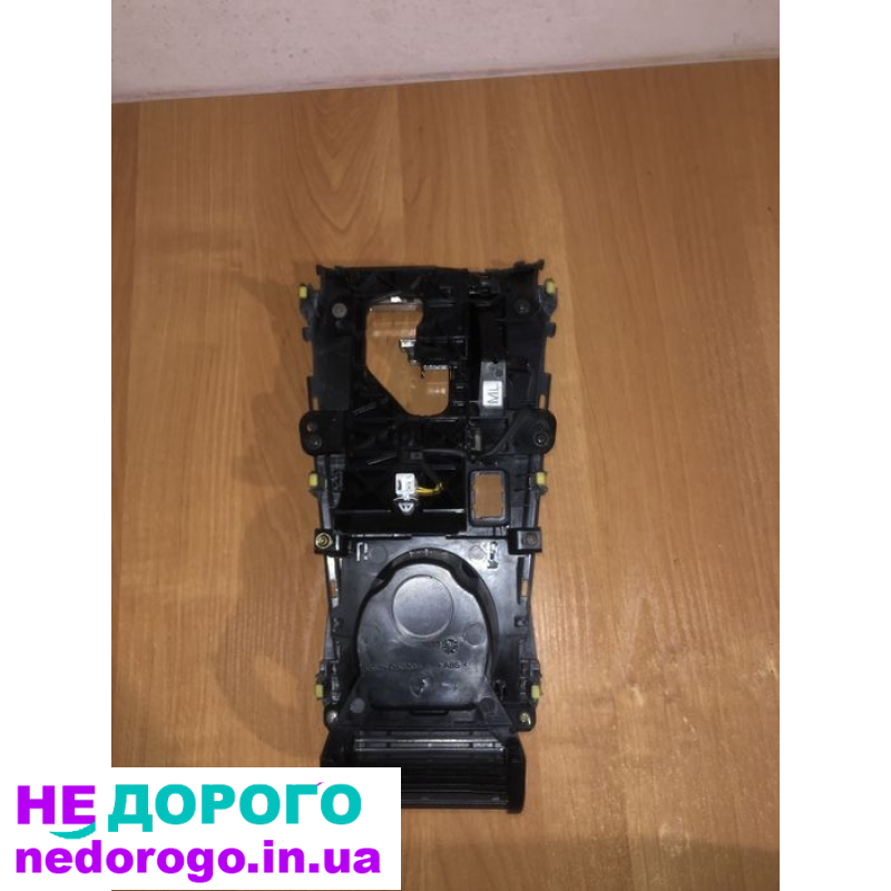 Центральна консоль коробки передач  для Toyota avensis