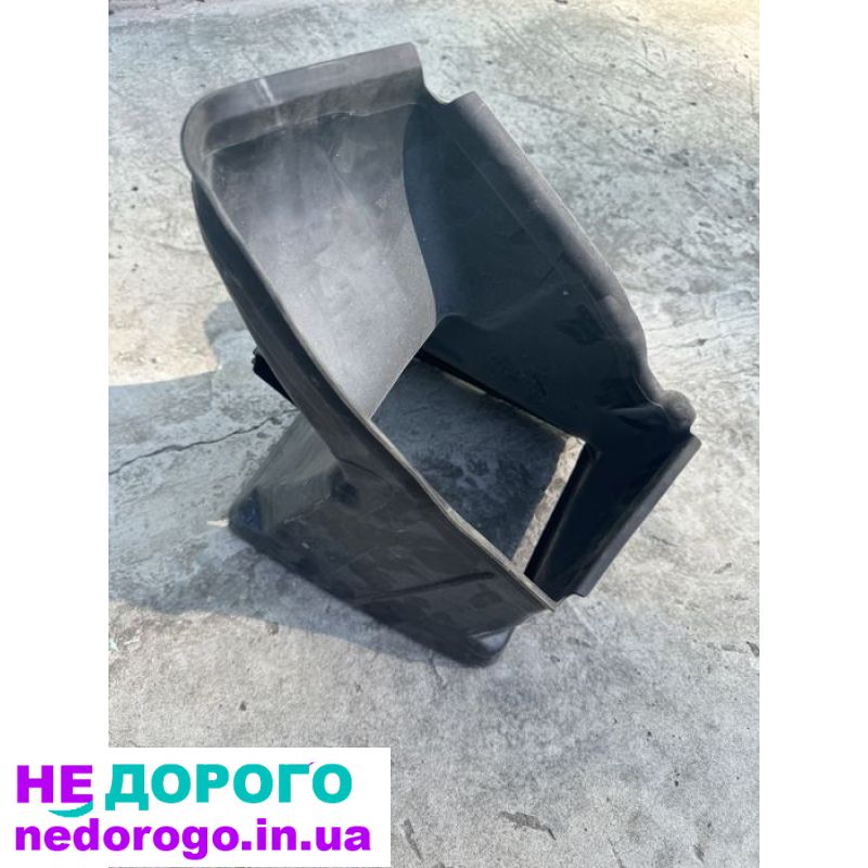 Воздухозаборник  коробки 51748060134 bmw x1 f48