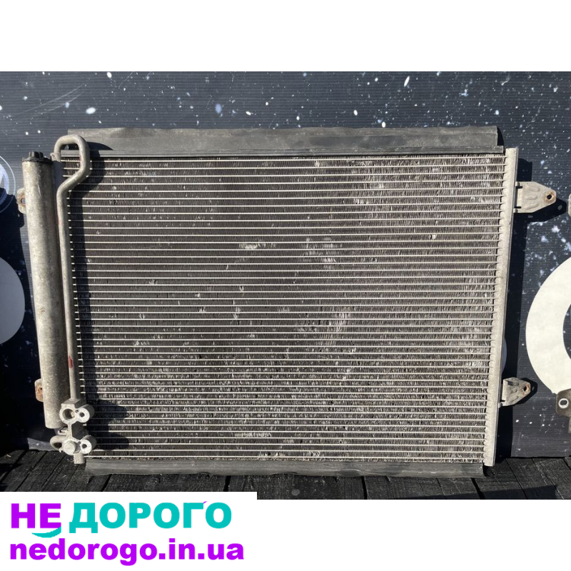Радіатор кондиціонера для VW Passat B6, 2005 рік, 2.0 л, бензин.