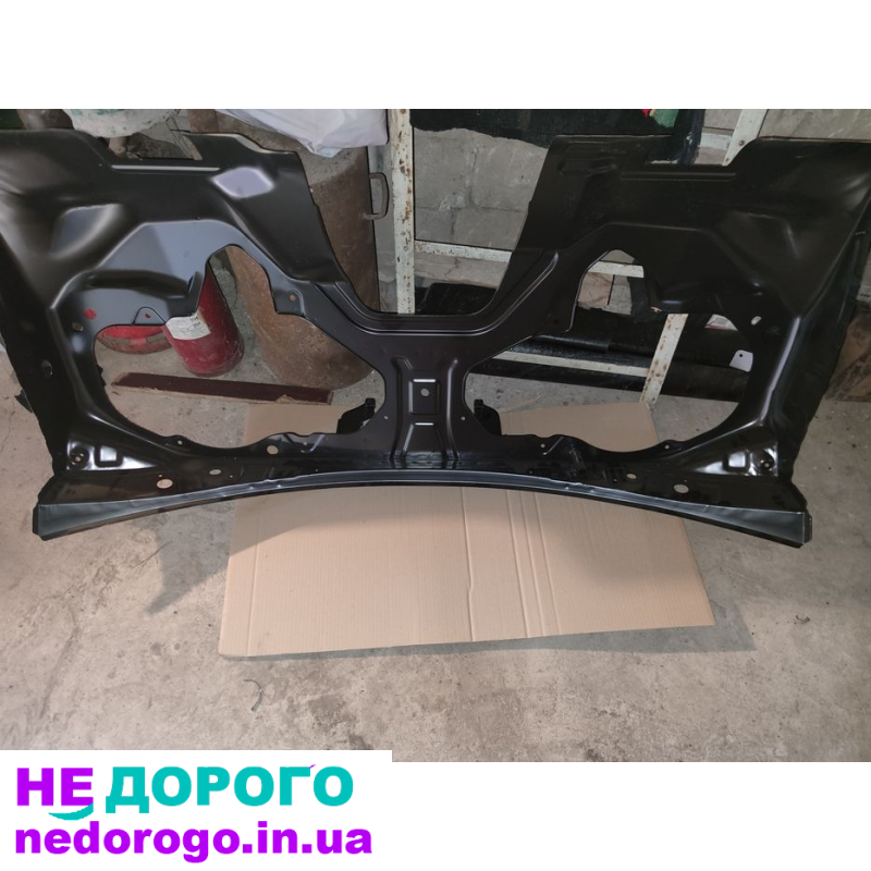 Моторний щит для Touareg NF 17', 7P0803147a. Двигун об'ємом 3.0 л, працює на паливі.