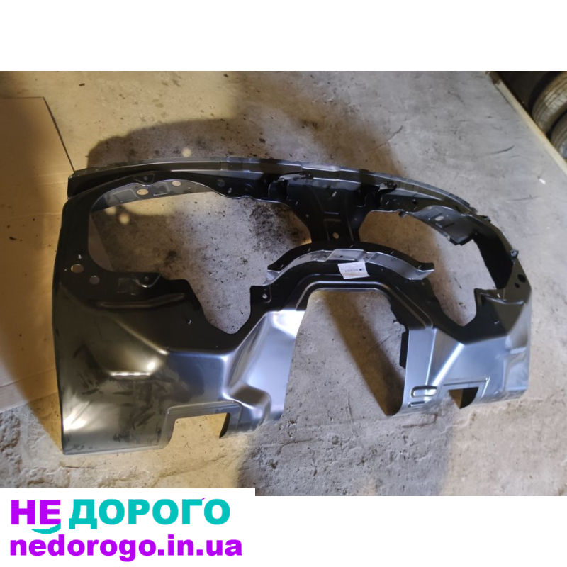 Моторний щит для Touareg NF 17', 7P0803147a. Двигун об'ємом 3.0 л, працює на паливі.