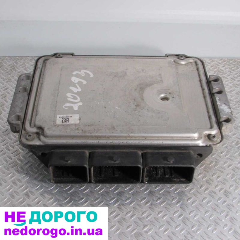Блок керування двигуном Renault Trafic Opel Vivaro. 1.6 л дизель. 2015 рік випуску. Оригінальний. В хорошому стані.
