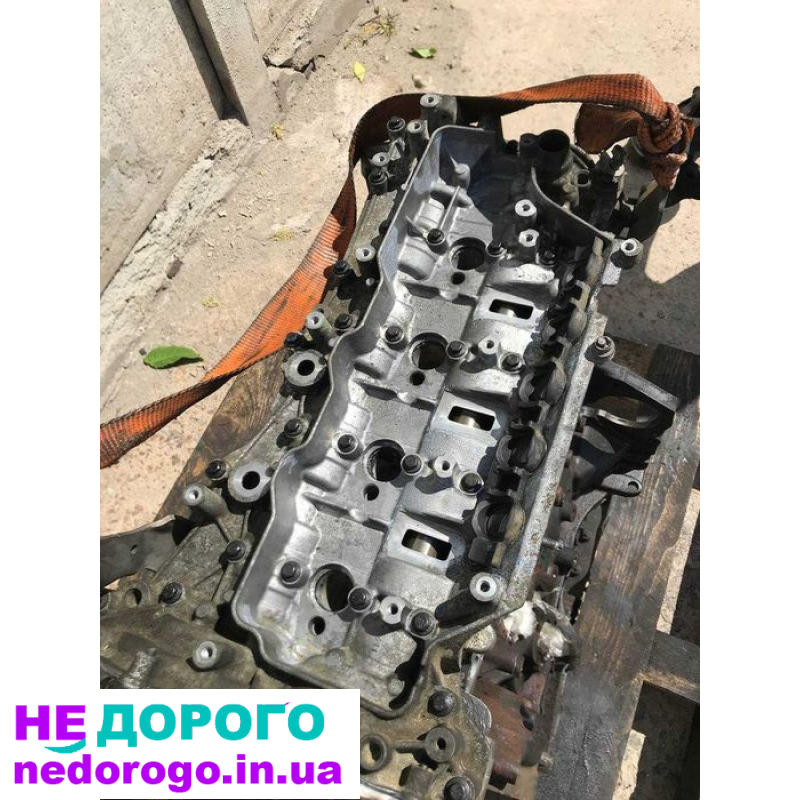 Двигун Renault Master 2.3 DCI 2010, об'єм 2.3 л, дизель. Nissan NV200 M9T В 670, об'єм 1.6 л, дизель.