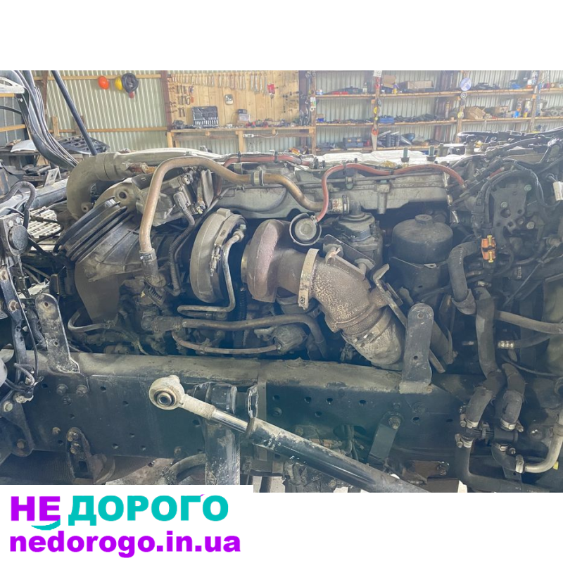 Двигун MAN TGX 18.480, 2015, 12.4 л дизель. Двигун DAF XF 105.460, 2012, 12.9 л дизель.