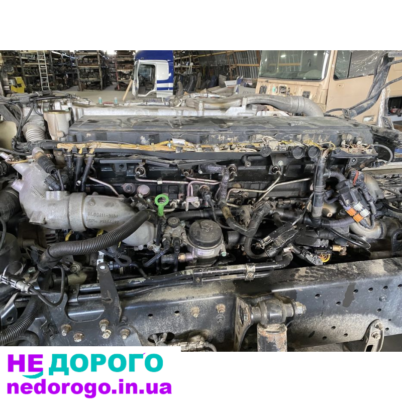 Двигун MAN TGX 18.480, 2015, 12.4 л дизель. Двигун DAF XF 105.460, 2012, 12.9 л дизель.