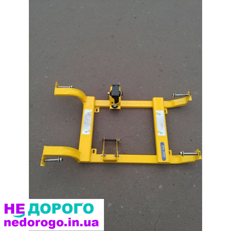Подрамник на Ниву 2121, відв'язка раздатки, рік 2005, об'єм двигуна 1.7, бензин.
