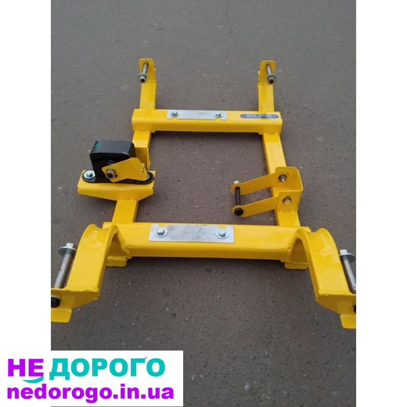 Подрамник на Ниву 2121, відв'язка раздатки, рік 2005, об'єм двигуна 1.7, бензин.