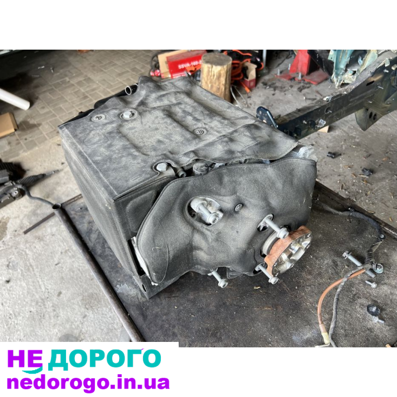 Двигун Audi e-tron задній 2019, 95 кВт електричний.