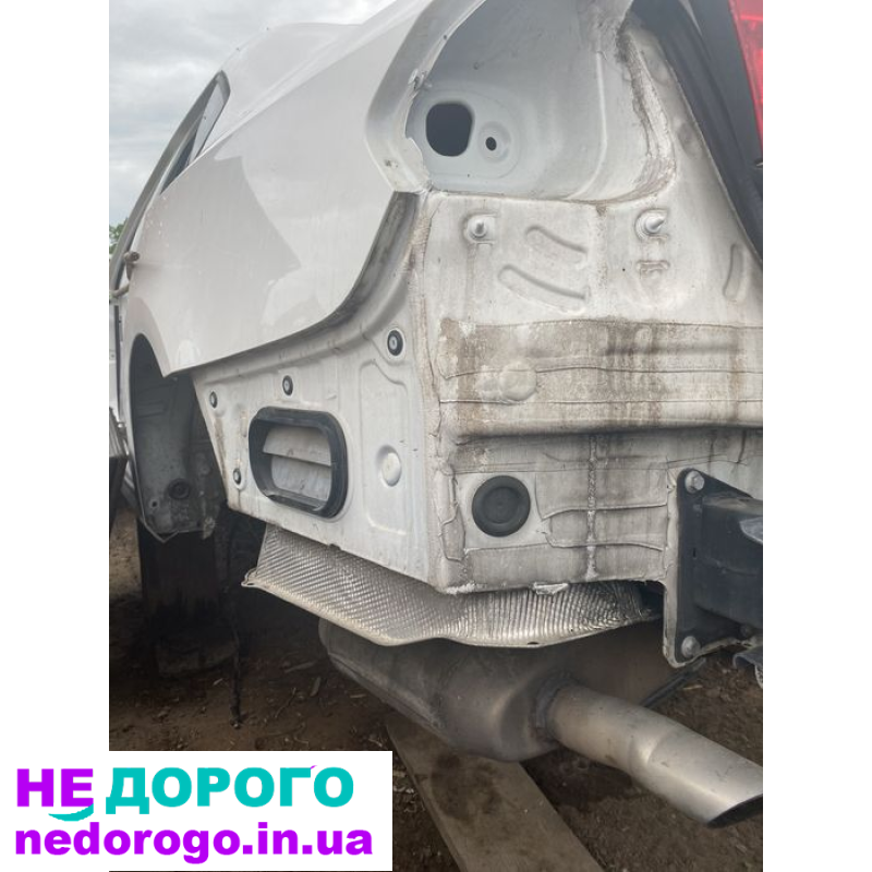 Авторозборка Volkswagen Passat USA четвертя крила пороги панелі