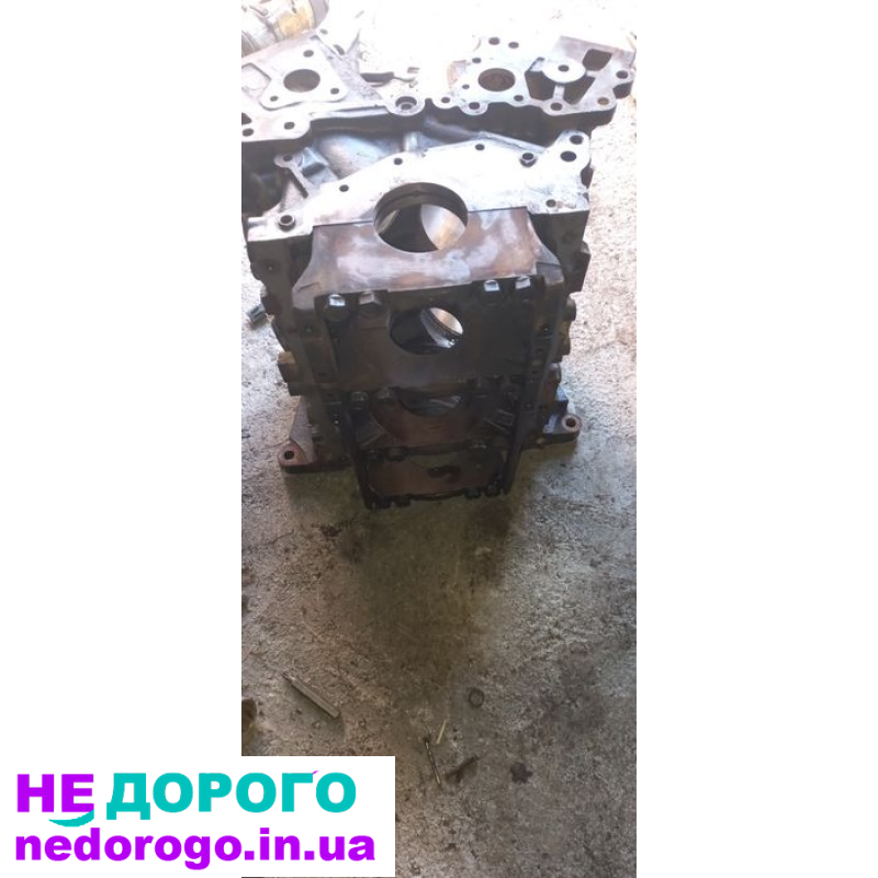 Блок двигуна Mitsubishi Pajero 3.5 6G74, 1997 рік, об'єм 3.5 л, бензин.