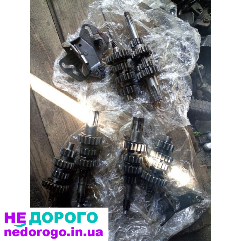Блок мотора Ява 350, 1978, 2.5 л, бензин. Картер циліндрів Ява 250, 1985, 1.5 л, бензин. Коробка куліси Ява 125, 1990, 1.0 л, бензин.