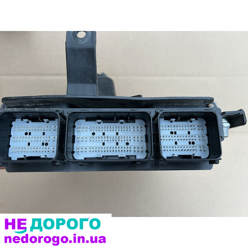 Блок керування двигуном Ford EXPLORER LB5A-12B684-LA: модель LB5A-12B684-LA, рік випуску, об'єм двигуна, паливо - бензин.