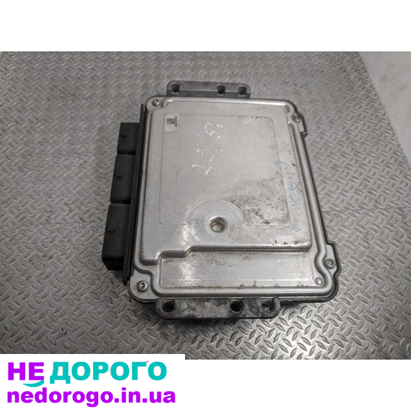 Блок керування двигуном Renault Trafic Opel Vivaro. Електронний блок, 2015 рік, 2.0 літра дизель. Відмінна робоча станція для управління двигуном.