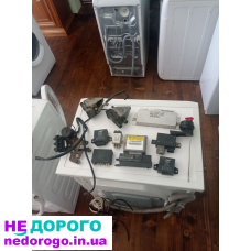 Блок Mercedes W202 C180 M111 - агрегат для автомобіля, випущений у 1990-х роках, з об'ємом двигуна 1.8 літра, працює на бензині.