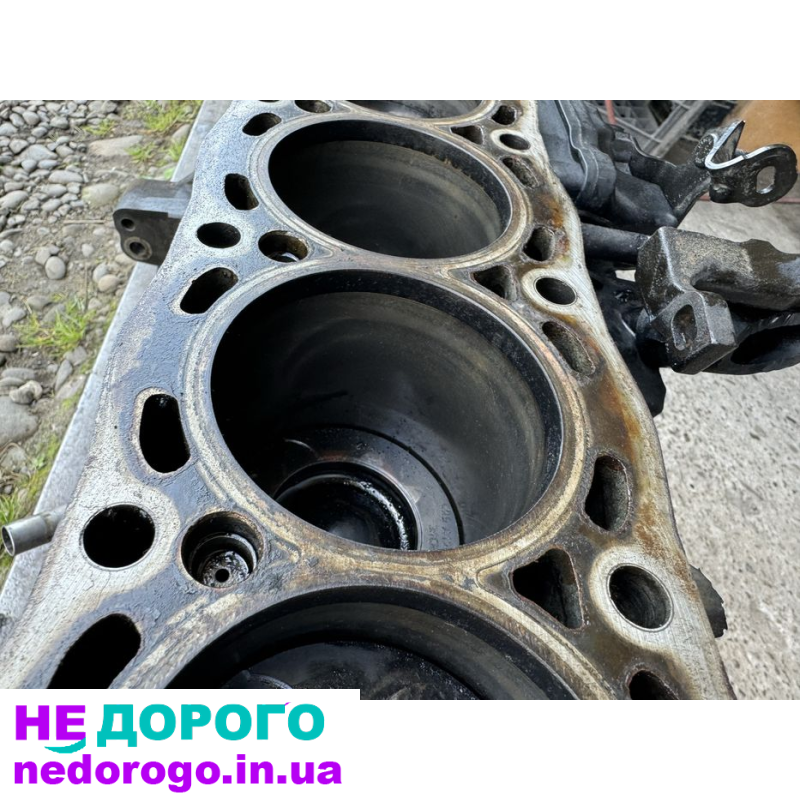 Блок мотора 2.2HDI 4HN для Citroën C-Crosser Peugeot 4007 Outlander xl, 2007 рік, об'єм двигуна 2.2 літра, дизельне паливо.