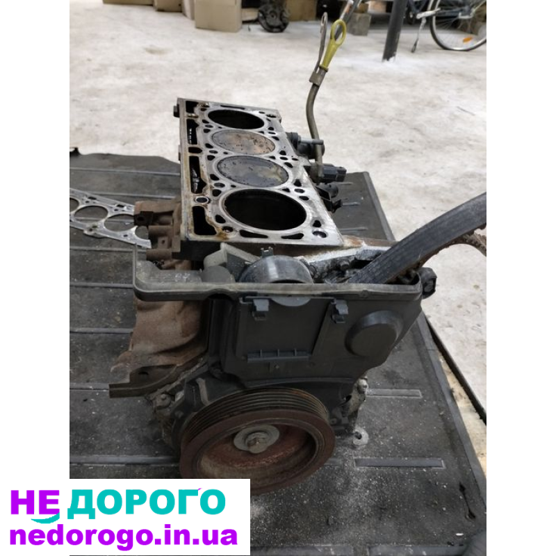 Блок мотора Renault Megane 3 1.6 бензин K4M 848 P, 2012 рік, об'єм двигуна 1.6 л.