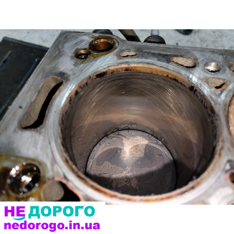 Блок мотора Renault Megane 3 1.6 бензин K4M 848 P, 2012 рік, об'єм двигуна 1.6 л.