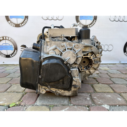 Агрегат Audi A3 8V 1.8 Tfsi QYZ DSG передній привід 2016 1.8 л бензин. Агрегат Audi A3 8V 1.8 Tfsi QYZ DSG передній привід 2016 1.8 л бензин.