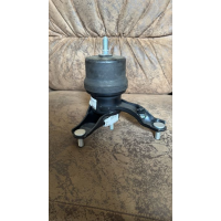 Опора двигуна права Toyota Camry, Lexus (RX,ES) 1236231040