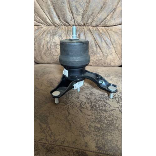 Опора двигуна права Toyota Camry, Lexus (RX,ES) 1236231040
