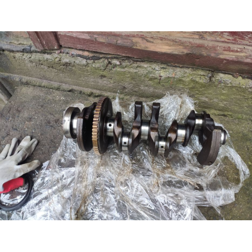 Двигун BMW M54B30, 2000, 3.0 л, бензин.  
Двигун BMW N46B18, 2004, 1.8 л, бензин.