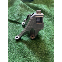 Кронштейн лапа  мотора бмв двигателя бмв г30 г11 г32 bmw g30 g11 g32