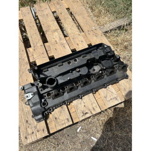 Продам Клапаную крышку м57